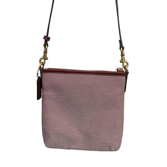 Coach Badge Jacquard Knit Crossbody in Wine‎ - Picture 3 of 6